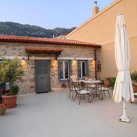 Guesthouse Simou With View 3 Bedrooms Arachova Eksteriør billede