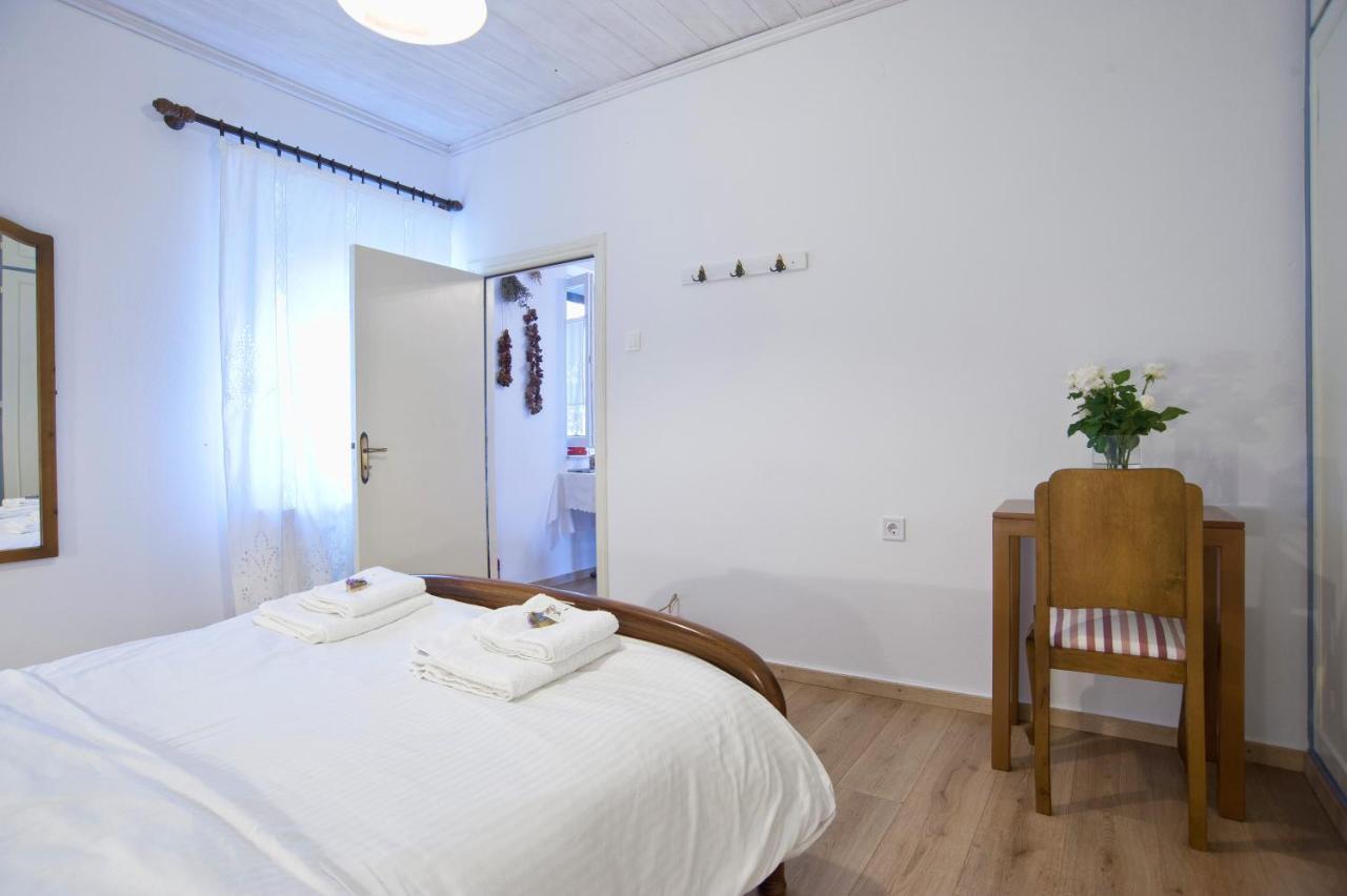 Guesthouse Simou With View 3 Bedrooms Arachova Eksteriør billede