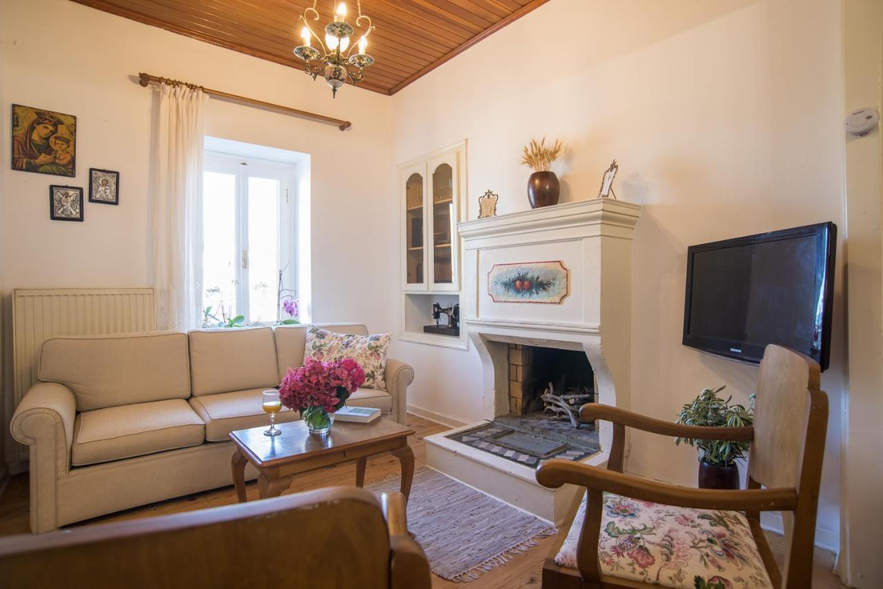Guesthouse Simou With View 3 Bedrooms Arachova Eksteriør billede